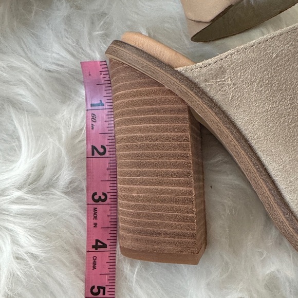 Marc Fisher Mlvashi Suede Buckle Heeled Sandals size 6.5 - Picture 12 of 13